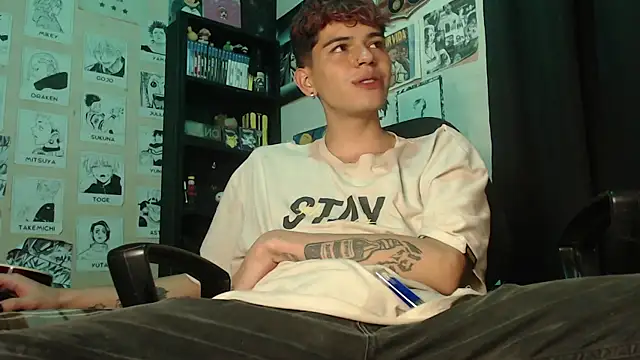 Snapshot of Mickey_Magic chatting on March 19, 10:55 am Mickey Magic online show from March 19, 10:55 am