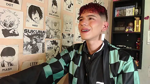 Snapshot of Mickey_Magic chatting on March 8, 4:23 am Mickey Magic online show from March 8, 4:23 am