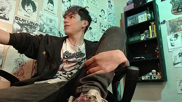 Snapshot of Mickey_Magic chatting on March 1, 12:01 pm Mickey Magic online show from March 1, 12:01 pm