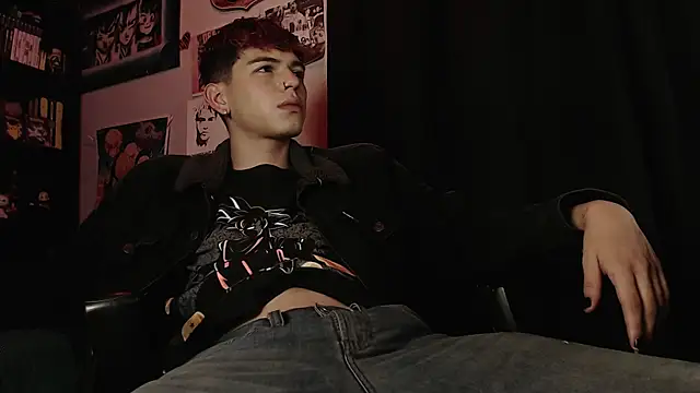 Snapshot of Mickey_Magic chatting on March 21, 7:22 am Mickey Magic online show from March 21, 7:22 am