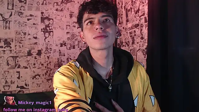 Snapshot of Mickey_Magic chatting on December 2, 10:00 pm Mickey Magic online show from December 2, 10:00 pm