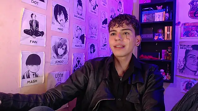 Snapshot of Mickey_Magic chatting on February 15, 11:17 am Mickey Magic online show from February 15, 11:17 am