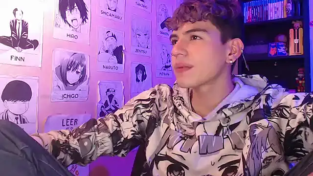 Snapshot of Mickey_Magic chatting on February 26, 9:55 am Mickey Magic online show from February 26, 9:55 am