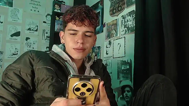 Snapshot of Mickey_Magic chatting on March 19, 7:51 am Mickey Magic online show from March 19, 7:51 am