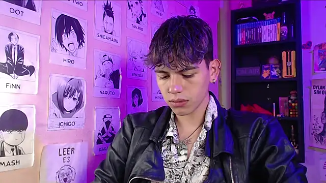 Snapshot of Mickey_Magic chatting on February 14, 7:59 am Mickey Magic online show from February 14, 7:59 am