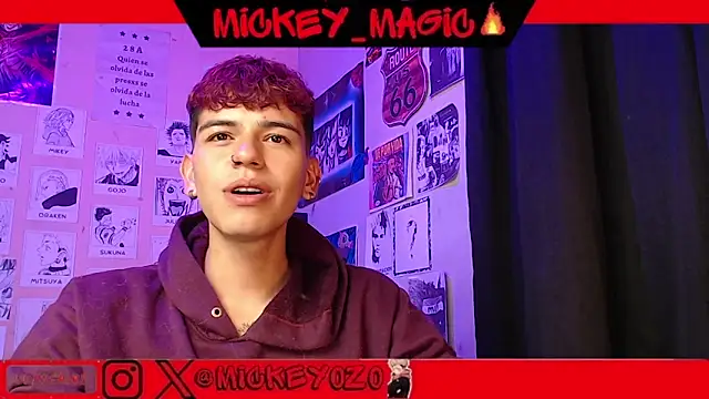 Snapshot of Mickey_Magic chatting on March 11, 7:03 am Mickey Magic online show from March 11, 7:03 am