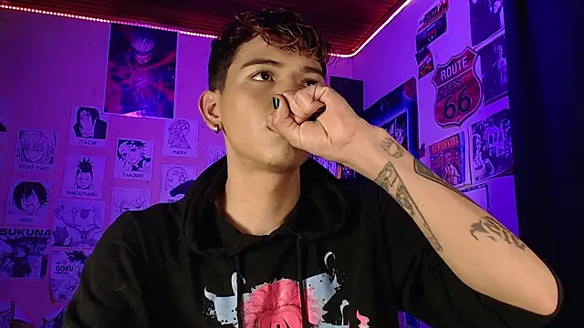 Snapshot of Mickey_Magic chatting on March 23, 6:05 am Mickey Magic online show from March 23, 6:05 am