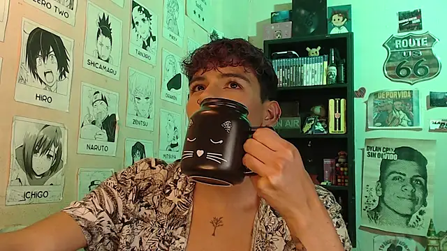 Snapshot of Mickey_Magic chatting on February 21, 4:07 am Mickey Magic online show from February 21, 4:07 am