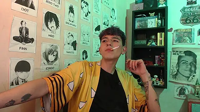 Snapshot of Mickey_Magic chatting on February 19, 2:23 am Mickey Magic online show from February 19, 2:23 am