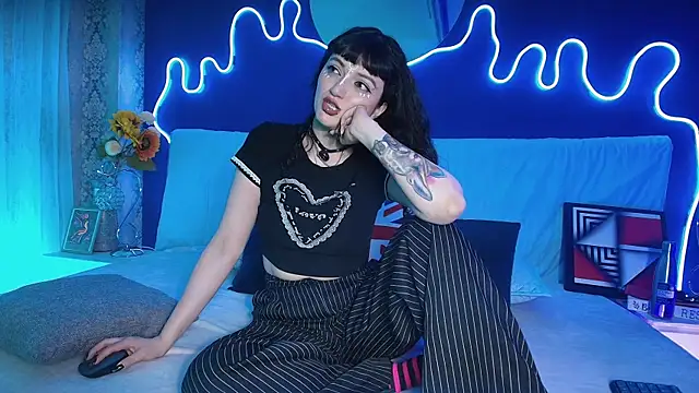 JeanneSabatier online show from April 3, 7:42 pm