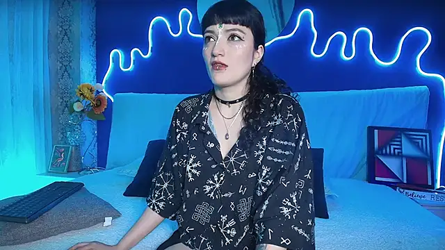 JeanneSabatier online show from April 4, 7:31 pm