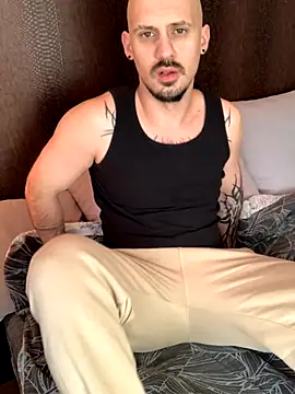 AssHunter4k online show from November 16, 8:19 am