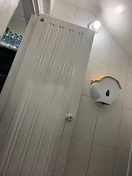 Miia Jazmin online show from December 2, 2:08 pm