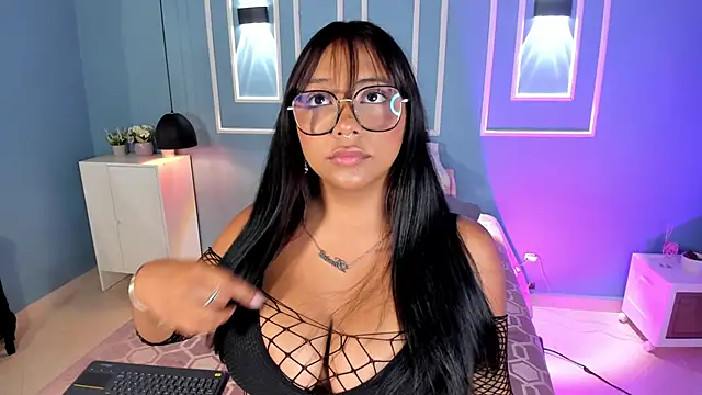 isabella zc online show from May 18, 12:10 pm