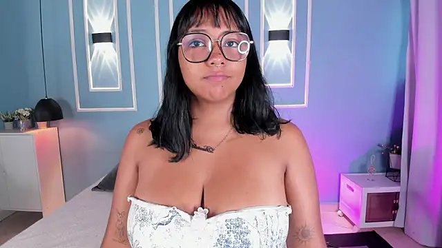 isabella zc online show from July 26, 11:50 am