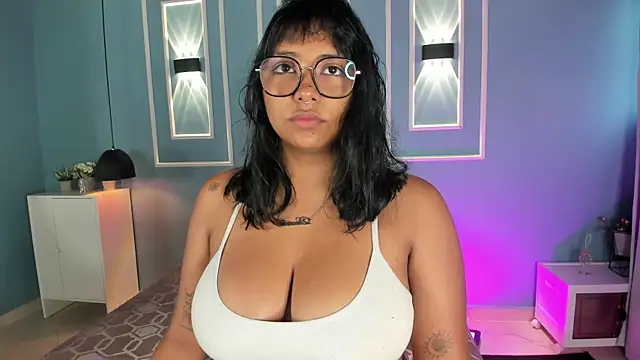 isabella zc online show from July 24, 11:50 am
