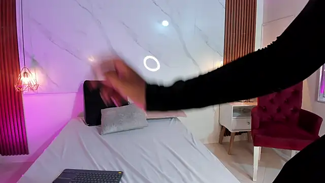 isabella zc online show from November 29, 8:31 pm