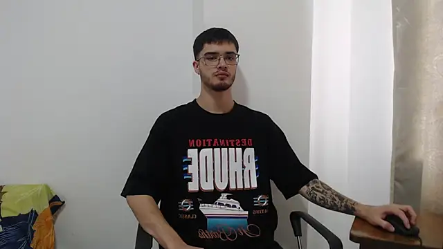 Aleex Miller online show from October 5, 8:32 pm