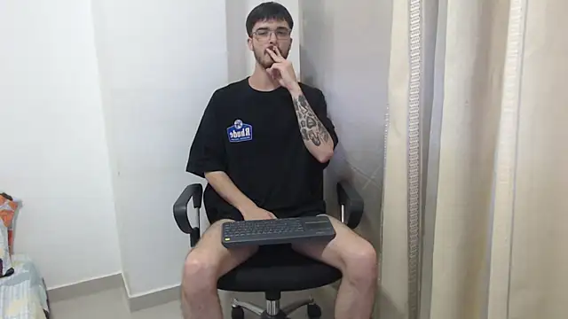 Aleex Miller online show from December 1, 10:10 pm