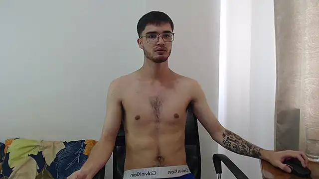 Aleex Miller online show from October 3, 6:20 pm