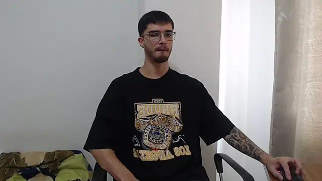 Aleex Miller online show from October 7, 7:15 pm