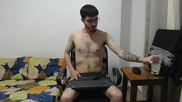 Aleex Miller online show from November 1, 2:07 am