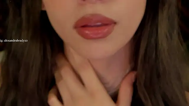 Snapshot of hannah_brady chatting on May 6, 10:14 pm hannah brady online show from May 6, 10:14 pm