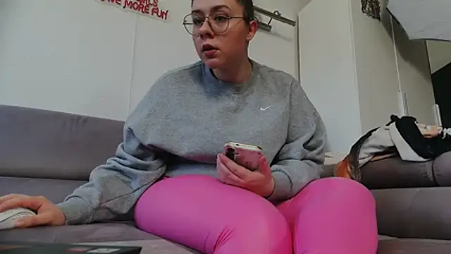 versautemeli online show from February 24, 1:01 pm