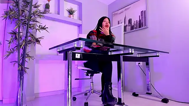 Snapshot of hannah_howeell__ chatting on March 10, 9:56 am hannah howeell online show from March 10, 9:56 am