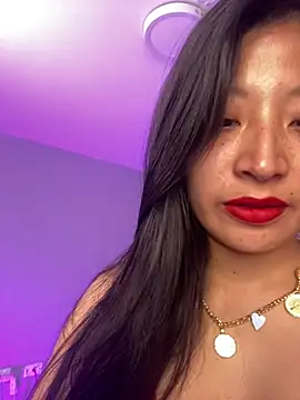 Snapshot of hannah_howeell__ chatting on February 17, 10:07 am hannah howeell online show from February 17, 10:07 am