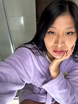 hannah howeell   online show from November 12, 3:16 pm