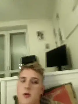 Snapshot of Jacobs19 chatting on December 14, 11:43 pm Jacobs19 online show from December 14, 11:43 pm