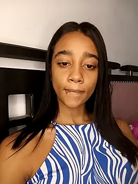 Zoe Sweett18 online show from March 26, 6:50 pm