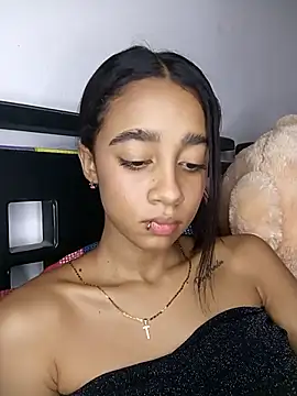 Zoe Sweett18 online show from March 9, 6:33 pm