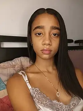 Zoe Sweett18 online show from July 9, 6:18 pm