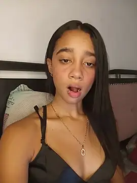 Zoe Sweett18 online show from July 8, 6:30 pm
