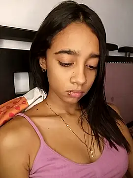 Zoe Sweett18 online show from March 25, 6:18 pm