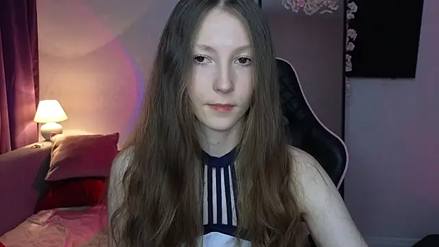 Snapshot of Sweeet_Lilit chatting on February 17, 4:31 am Sweeet Lilit online show from February 17, 4:31 am