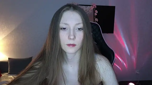 Snapshot of Sweeet_Lilit chatting on February 10, 5:25 am Sweeet Lilit online show from February 10, 5:25 am