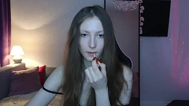 Snapshot of Sweeet_Lilit chatting on February 16, 2:20 am Sweeet Lilit online show from February 16, 2:20 am