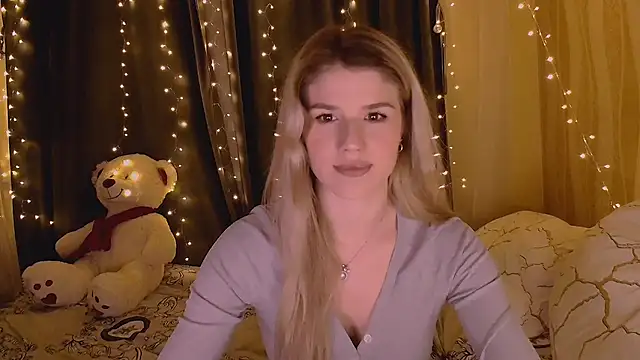 Melissa smith  online show from February 3, 8:25 pm