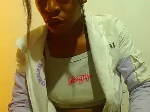 Snapshot of Biancalopez-02 chatting on March 14, 5:16 am Biancalopez-02 online show from March 14, 5:16 am