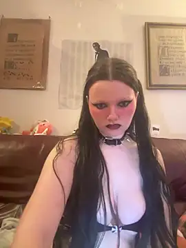 VenusandIppy online show from June 12, 8:45 am