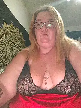 diosacurvy1984 online show from October 30, 6:27 pm