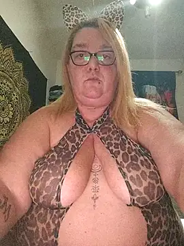 diosacurvy1984 online show from November 9, 4:55 pm