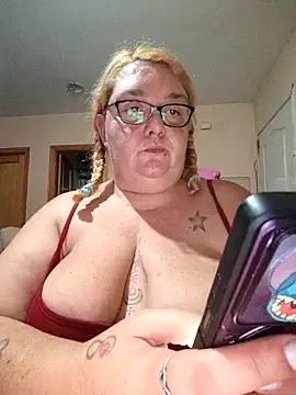 diosacurvy1984 online show from October 25, 7:51 am