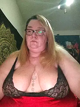 diosacurvy1984 online show from February 11, 11:15 pm