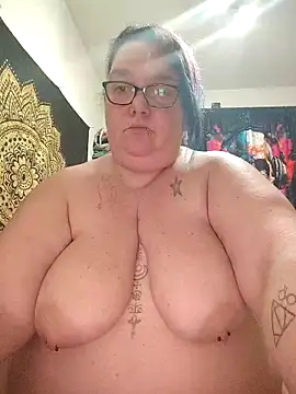 diosacurvy1984 online show from March 16, 10:01 pm