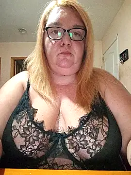 diosacurvy1984 online show from October 15, 6:44 am