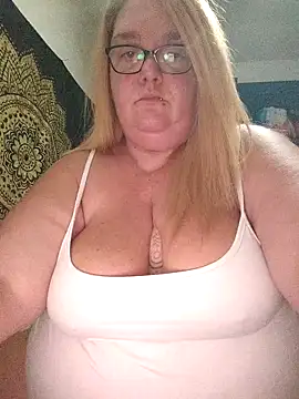 diosacurvy1984 online show from November 3, 7:17 pm